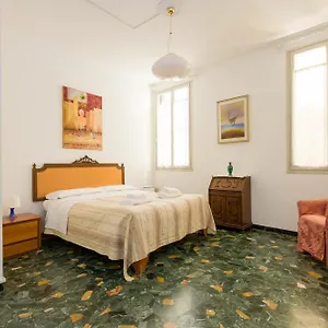 https://kyras-house.hotelinveneto.com